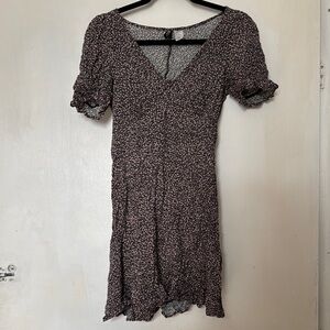 H&M Black and White Ruffled Puff Sleeve Mini Dress